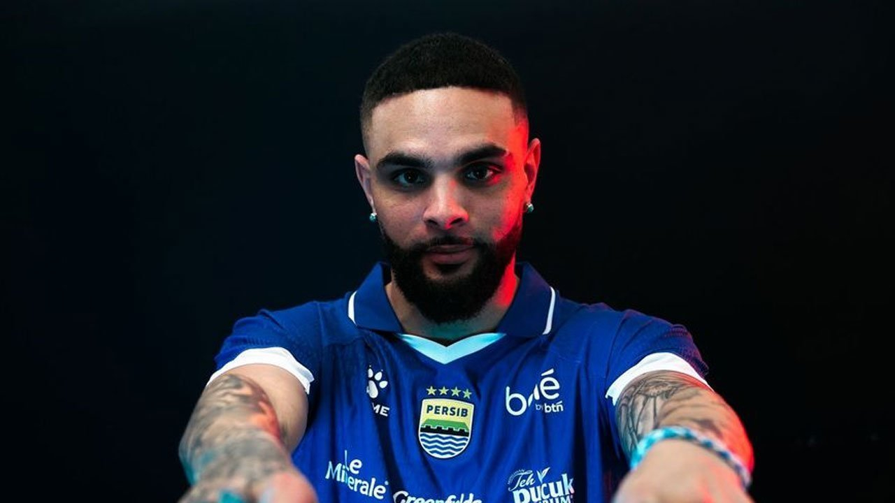 Persib Bandung Umumkan Kedatangan Layvin Kurzawa dan Dion Markx