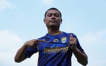 BRI Super League: Dedi Kusnandar Resmi Kembali ke Persib, Umuh Muchtar Titip Harapan Besar