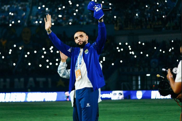 Berbekal Pengalaman Eropa, Layvin Kurzawa Siap Antar Persib Raih Gelar Juara