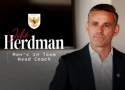 John Herdman Sudah Tiba di Indonesia, Akankah Pantau Duel Persib vs Persija di Super League 2025/2026?