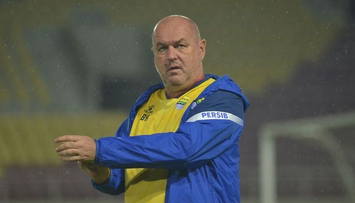 Bojan Hodak Siapkan Skema Berbeda Saat Persib Tantang Persis Solo