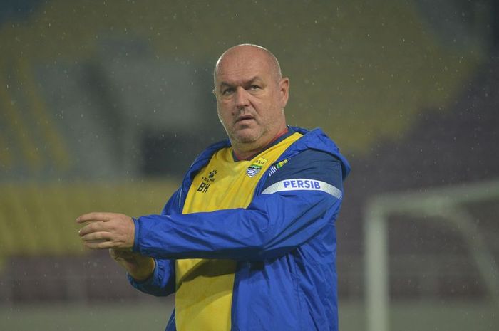 Bojan Hodak Siapkan Skema Berbeda Saat Persib Tantang Persis Solo