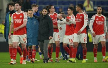 Arsenal Kian Tak Terkejar di Liga Inggris 2025/2026, Para Pesaing Terus Tersendat