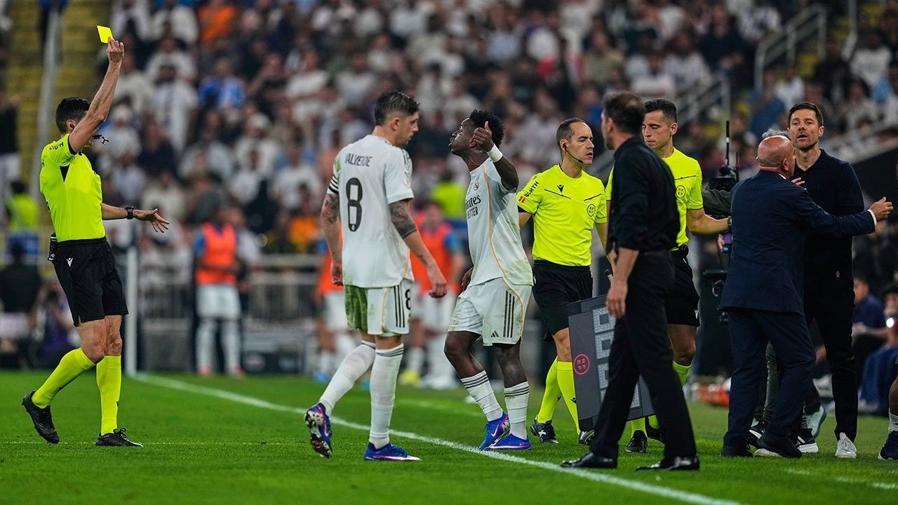 Panas Derby Madrid: Xabi Alonso Geram Usai Diego Simeone Sindir Vinicius