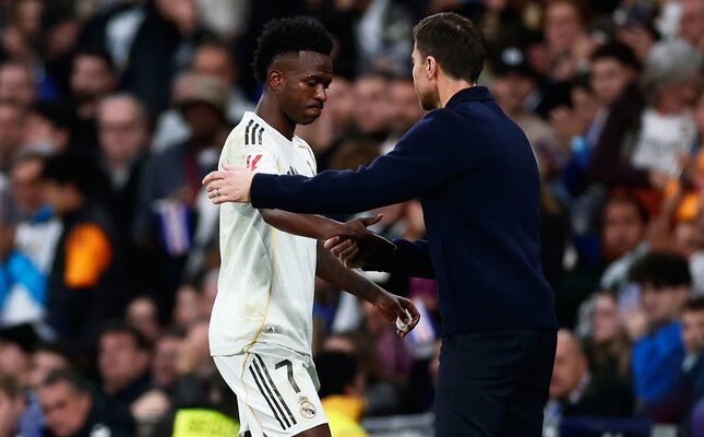 Panas Derby Madrid: Xabi Alonso Geram Usai Diego Simeone Sindir Vinicius