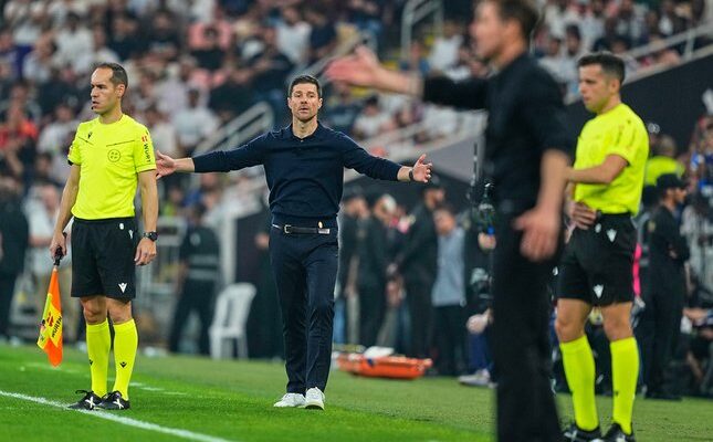Panas Derby Madrid: Xabi Alonso Geram Usai Diego Simeone Sindir Vinicius