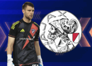 Peluang Maarten Paes jadi kiper utama Ajax Amsterdam