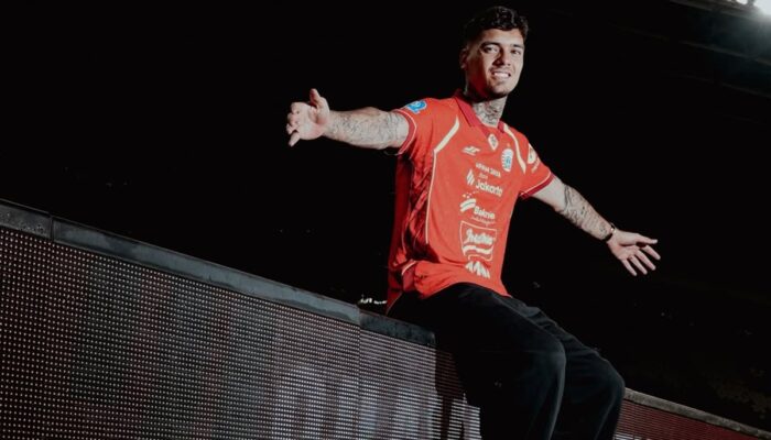 Terkuak! Isi Percakapan John Herdman dan Shayne Pattynama di Tribun VIP SUGBK