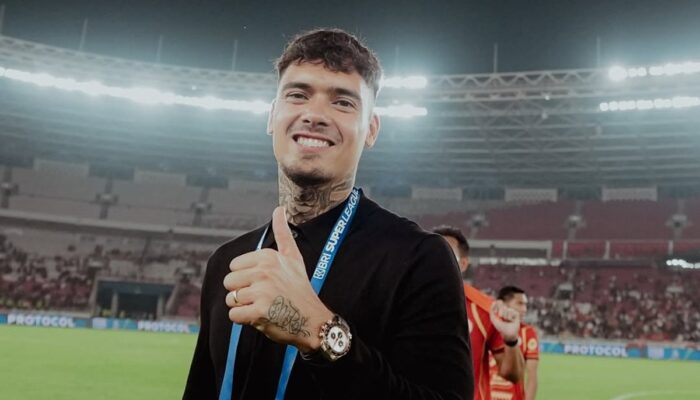 Mauricio Souza Beberkan Pertimbangan Persija Rekrut Shayne Pattynama