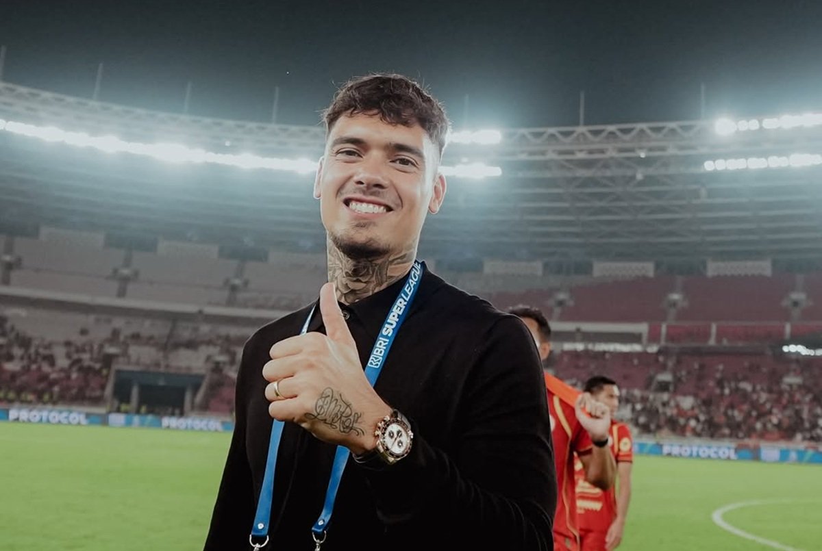 Mauricio Souza Beberkan Pertimbangan Persija Rekrut Shayne Pattynama