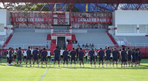 Usai Dikalahkan Persebaya, Malut United Siap Bangkit Hadapi Persik Kediri di Super League 2025–2026