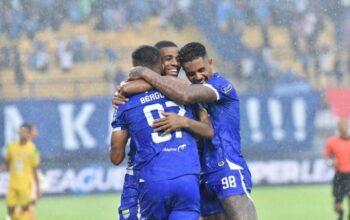 Jomplang di Klasemen, Persib Bandung Tetap Waspadai Persis Solo