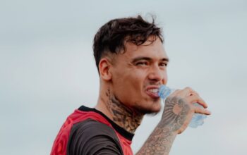 Shayne Pattynama Ungkap Percakapan Pertama Tatap Muka dengan Pelatih Timnas Indonesia John Herdman