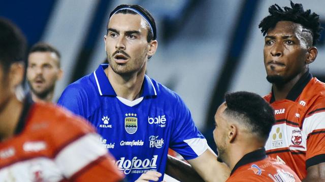 Madura United Babak Belur di Bandung: Carlos Parreira Buka Suara Usai Timnya Dilumat Persib 0-5