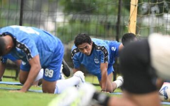 Komposisi Mewah Skala Kasta Kedua Langkah PSIS musim ini terbilang sangat berani. Dari 19 nama baru, Mahesa Jenar mengombinasikan kekuatan lokal, naturalisasi, hingga pemain asing. Berikut rinciannya: Pilar Asing: Denilson Rodrigues, Rafael Rodrigues, dan Aldair Simanca. Sosok Naturalisasi: Alberto Goncalves, Otavio Dutra, dan Esteban Vizcarra. Eks Bintang Liga 1: Ibrahim Sanjaya, Alwi Fadilah, Tegar Infantrie, hingga Rangga Sumarna. Gerbong Persela & Lainnya: Mario Londok, Wawan Febrianto, Ocvian Chanigio, Fahmi Al-Ayyubi, dan Muhammad Hidayat.