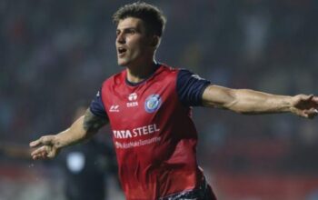 Perkuat Lini Serang, Persib Bandung Resmi Daratkan Striker Spanyol Sergio Castel