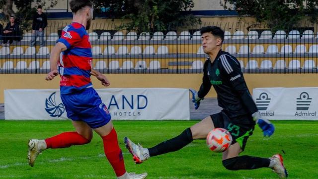 Bursa Transfer Memanas: Persija Jakarta Dikaitkan dengan Kiper Diaspora Cyrus Margono di Hari Terakhir