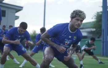 Tanpa Ramon Tanque, Bojan Hodak Tetap Optimistis Persib Bisa Jinakkan Malut United