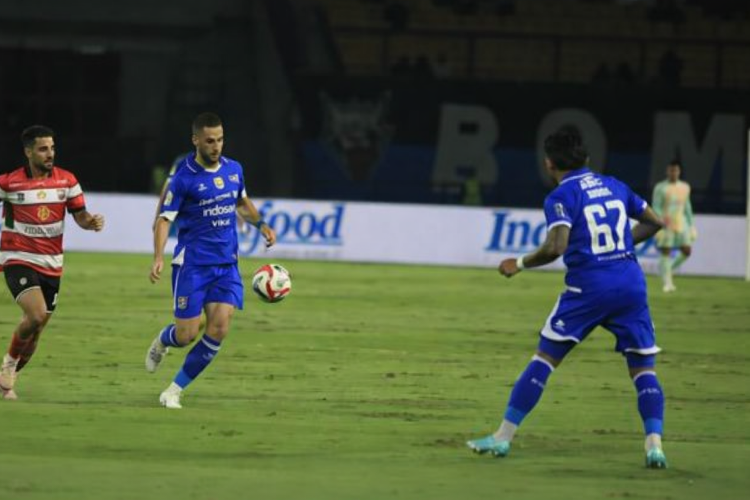 Dominasi Papan Atas BRI Super League: Persib Pesta Gol, Borneo FC Tampil Efektif