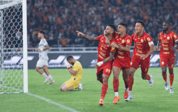 Bung Ferry Prediksi Persija Punya Kans Juara Lebih Besar dari Persib: Mentalitas dan Haus Gelar Jadi Kunci
