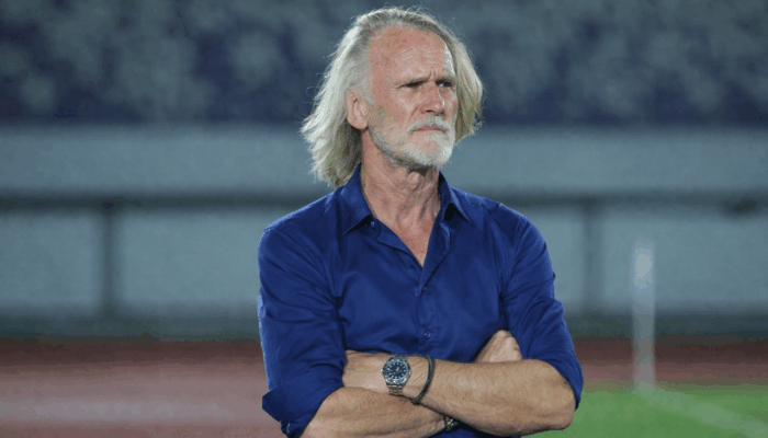 Lapangan Brawijaya Bak “Rawa”, Jan Olde Riekerink Kecewa Dewa United Gagal Jinakkan Persik Kediri