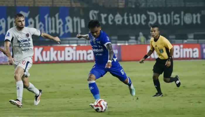 Persib Perkuat Posisi Puncak Klasemen Usai Tekuk Persita