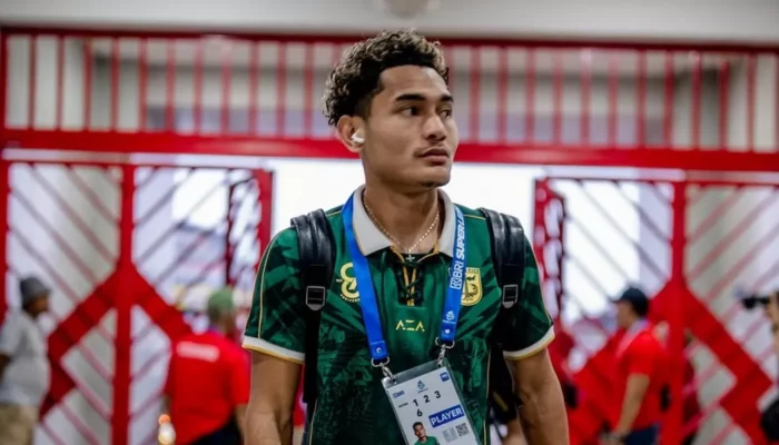 Bek Muda Persebaya Mikael Tata Siapkan Masa Depan di Luar Lapangan Sepak Bola