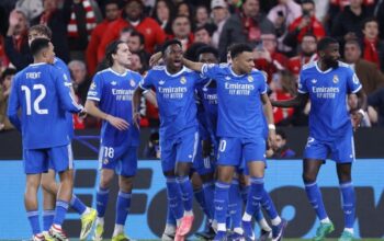 Hasil Liga Champions: Real Madrid Curi Kemenangan di Kandang Benfica, Mourinho Diusir Wasit