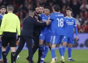 Mbappe Emosi Bela Vinicius Usai Diduga Dihina Pemain Benfica