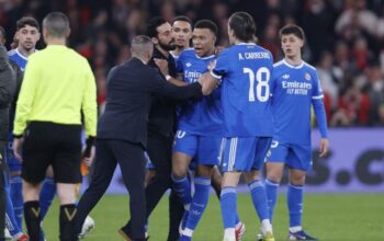 Mbappe Emosi Bela Vinicius Usai Diduga Dihina Pemain Benfica