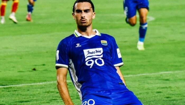 Persib Bandung Unggul 1-0 atas Ratchaburi di Babak Pertama, Uilliam Barros Diusir Wasit