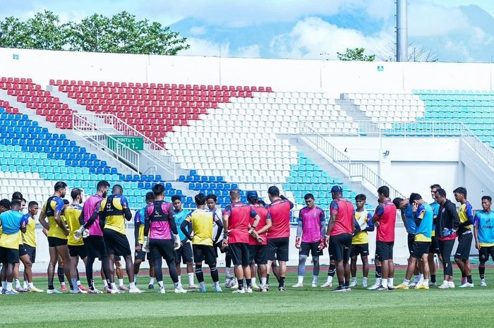 Manajemen Arema FC Siapkan Layanan Maksimal untuk Pemain Selama Ramadan