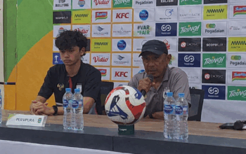 Puncak Klasemen Direbut PSS Sleman, Rahmad Darmawan Evaluasi Jarak Antarlini Persipura