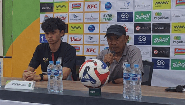 Puncak Klasemen Direbut PSS Sleman, Rahmad Darmawan Evaluasi Jarak Antarlini Persipura