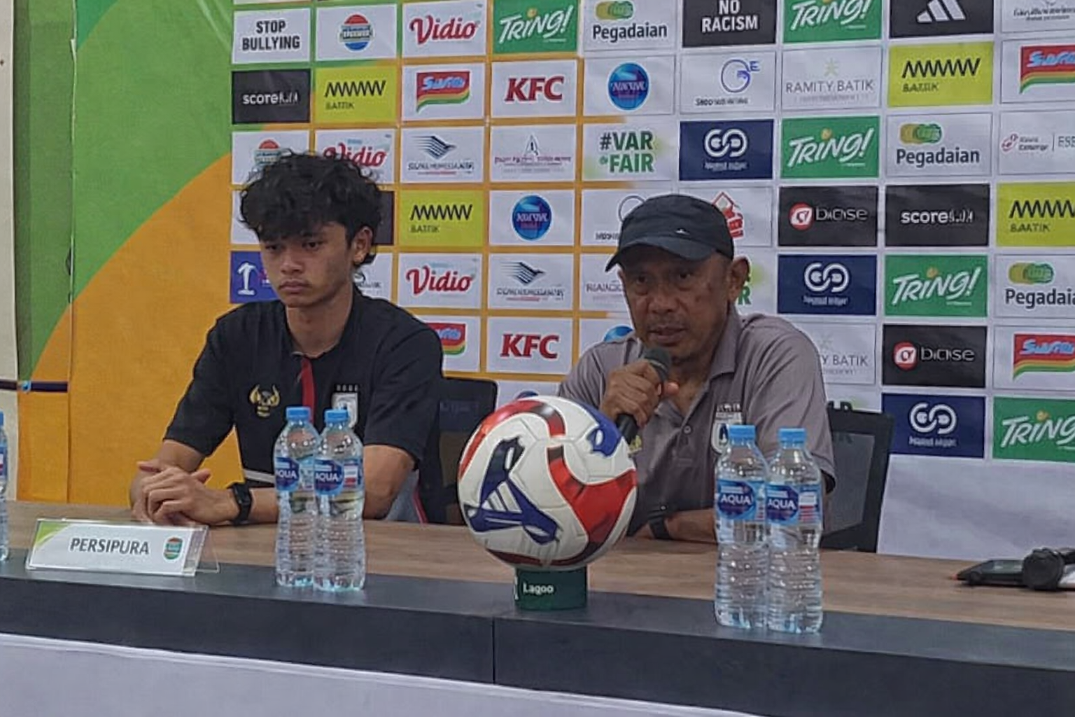 Puncak Klasemen Direbut PSS Sleman, Rahmad Darmawan Evaluasi Jarak Antarlini Persipura