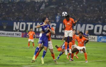 Viral! Bojan Hodak, Layvin Kurzawa, Thom Haye hingga Federico Barba Redam Emosi Bobotoh Usai Persib Gugur dari ACL Two