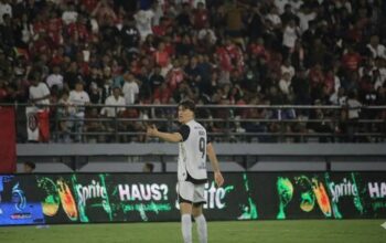 Debut Mauro Zijlstra Bersama Persija: Akui Harus Lebih Banyak Berlari dan Terpukau Atmosfer Suporter