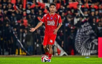 BRI Super League: Rahmat Hidayat Kolaps Saat Persijap Hadapi Persebaya, Didiagnosis Hipoglikemia dan Hipokalemia