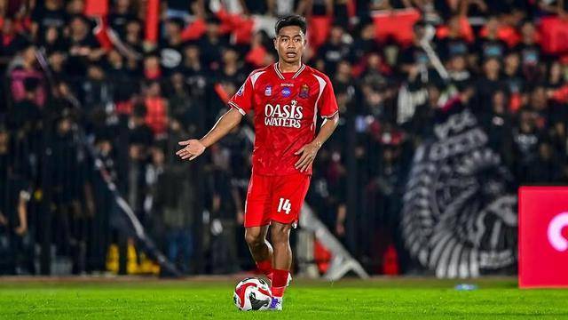 BRI Super League: Rahmat Hidayat Kolaps Saat Persijap Hadapi Persebaya, Didiagnosis Hipoglikemia dan Hipokalemia