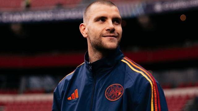 Joeri Heerkens Kecewa Tersisih, Maarten Paes Langsung Jadi Andalan Ajax