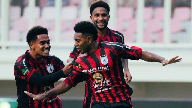 Suka Duka Owen Rahadiyan Sebagai Manajer Persipura: Dari Krisis Finansial hingga Ambisi Kembali ke Liga 1