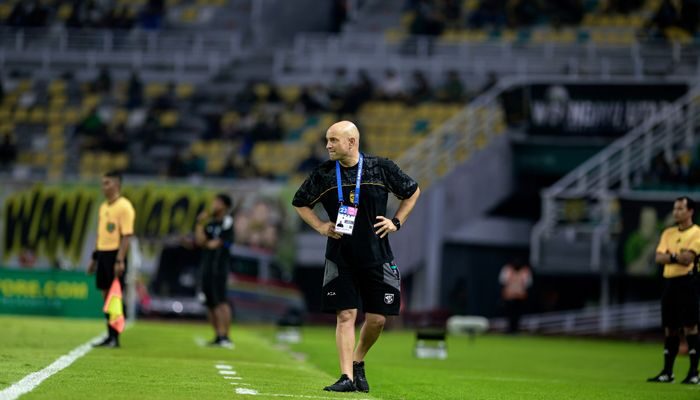 Cedera Malik Risaldi Bayangi Persiapan Persebaya Surabaya Hadapi Persib Bandung