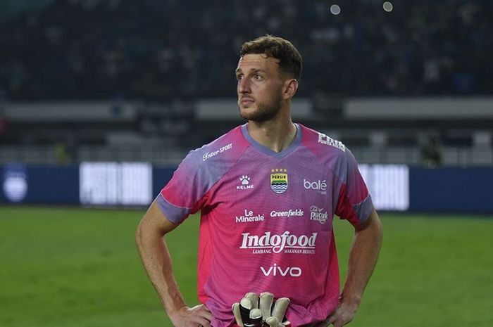 Adam Przybek Alami Masa “Nganggur” di Persib Selama 3 Bulan Akibat Persaingan Kiper dan Ratchaburi FC