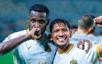 Rekor Tak Terkalahkan Persebaya Runtuh di GBT, Bhayangkara FC Curi Poin Penuh
