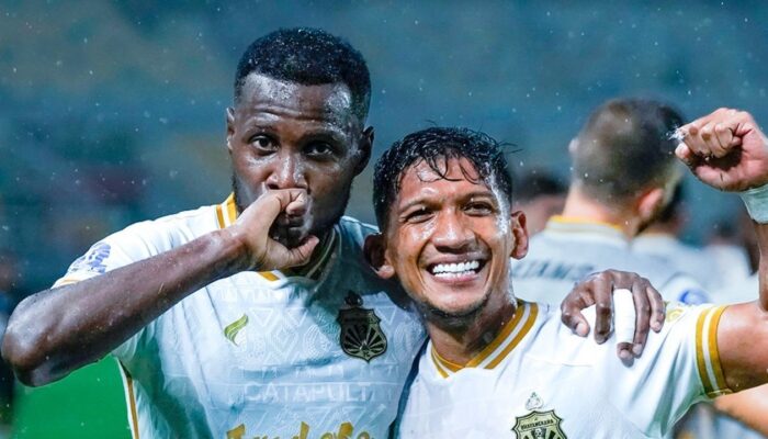 Rekor Tak Terkalahkan Persebaya Runtuh di GBT, Bhayangkara FC Curi Poin Penuh