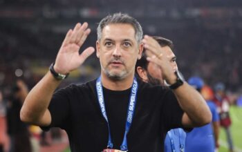 Link Live Streaming Arema FC vs Semen Padang: Pertarungan Dua Tim yang Tengah On-Fire