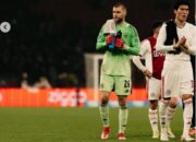 Ajax Amsterdam Pertimbangkan Datangkan Kiper Baru, Posisi Maarten Paes Terancam Meski Tampil Impresif Lawan NEC