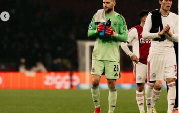 Ajax Amsterdam Pertimbangkan Datangkan Kiper Baru, Posisi Maarten Paes Terancam Meski Tampil Impresif Lawan NEC