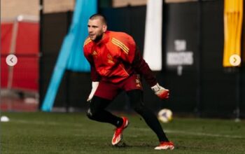 Jelang Duel Ajax vs NEC, Maarten Paes Diprediksi Tampil Impresif