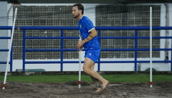 Marc Klok Kembali Berlatih, Peluang Tampil Saat Persib Hadapi Persita Terbuka